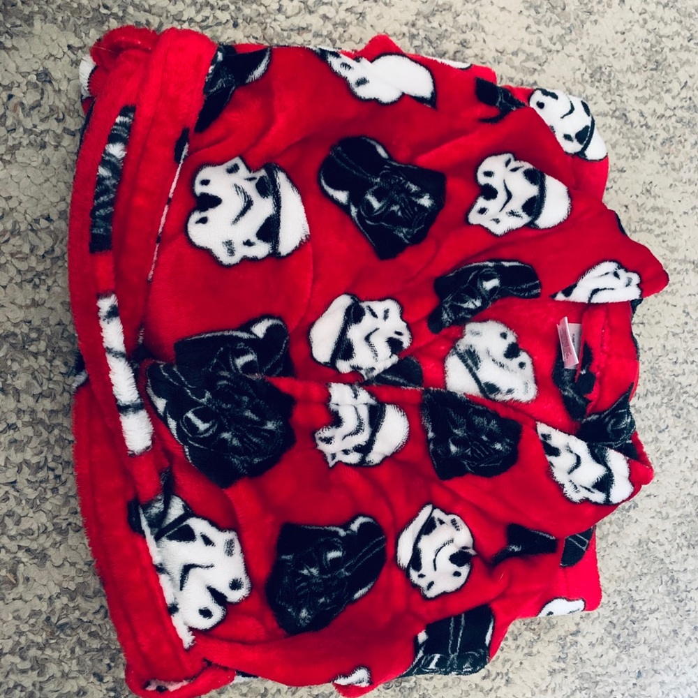Robe - Picture 3 of 4